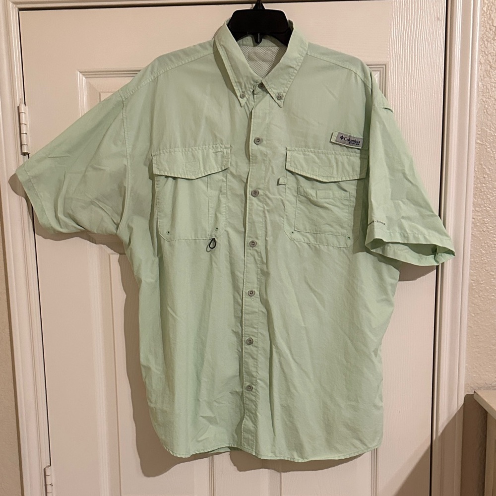 Columbia Light Green Casual Button Down Shirt
